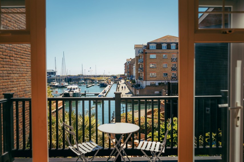 Holiday home with water views